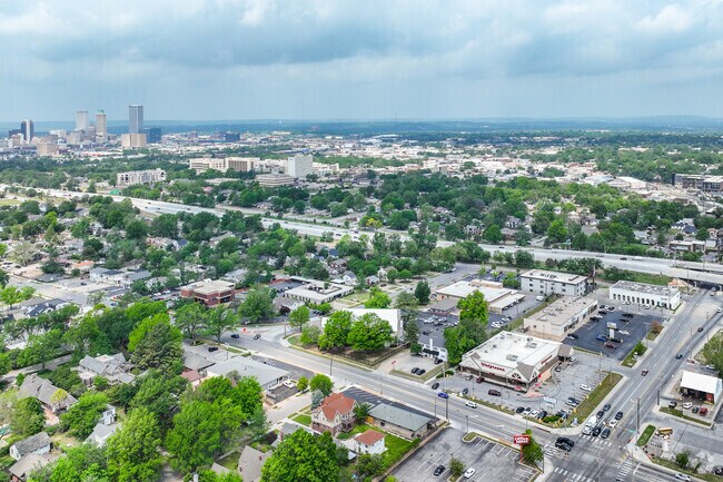 Terrace Drive is conveniently located near downtown Tulsa, Cherry Street and Utica Square.