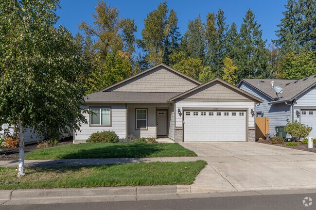 You can find smaller 2-3 bedroom homes in the Croisan-Illahe neighborhood.