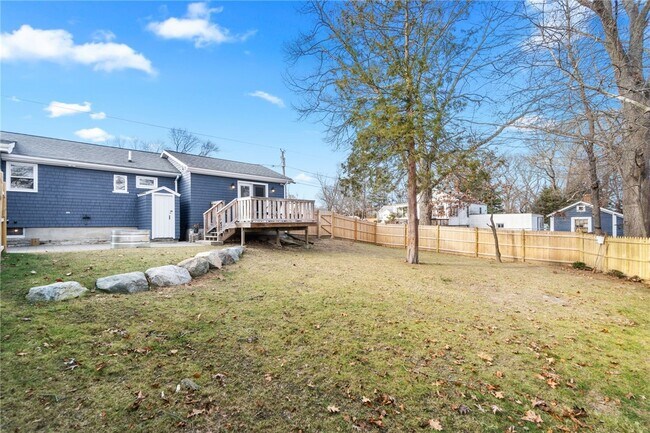 16 Brownlee Blvd, Warwick, RI 02886 - photo 6