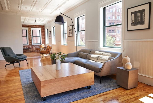 83 Middle St unit ID1366933P, Portland, ME 04101 - photo 2