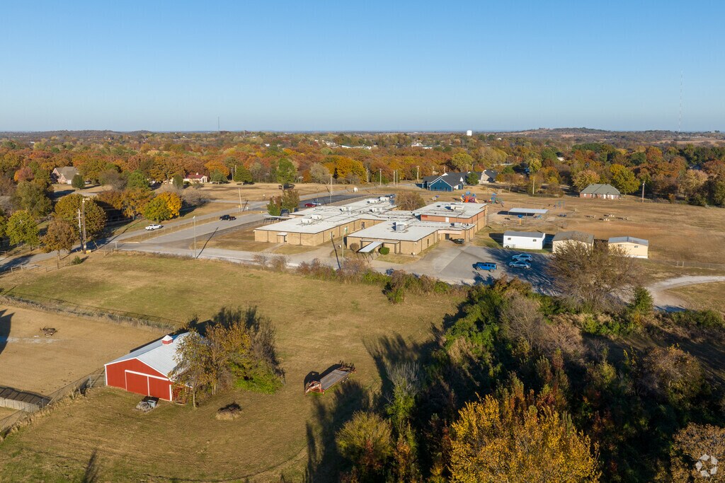Northwest Elementary is located in the North section of Coweta.