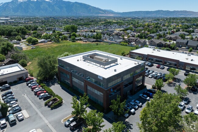 Mountain Heights Academy is located in the West Jordan neighborhood.