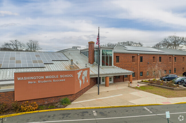 Find great faculty at Washington Middle School.