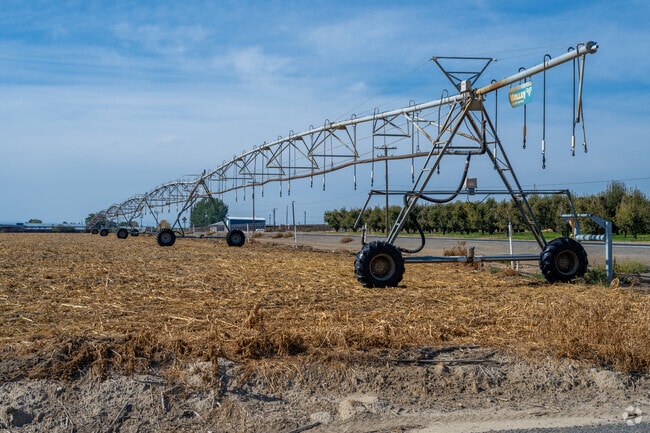 A true farming community, Granger channels Yakima River water through irrigation canals to nourish crops all around town.