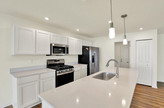 104 Maxim Ct, Cumberland, IN 46229 - photo 7