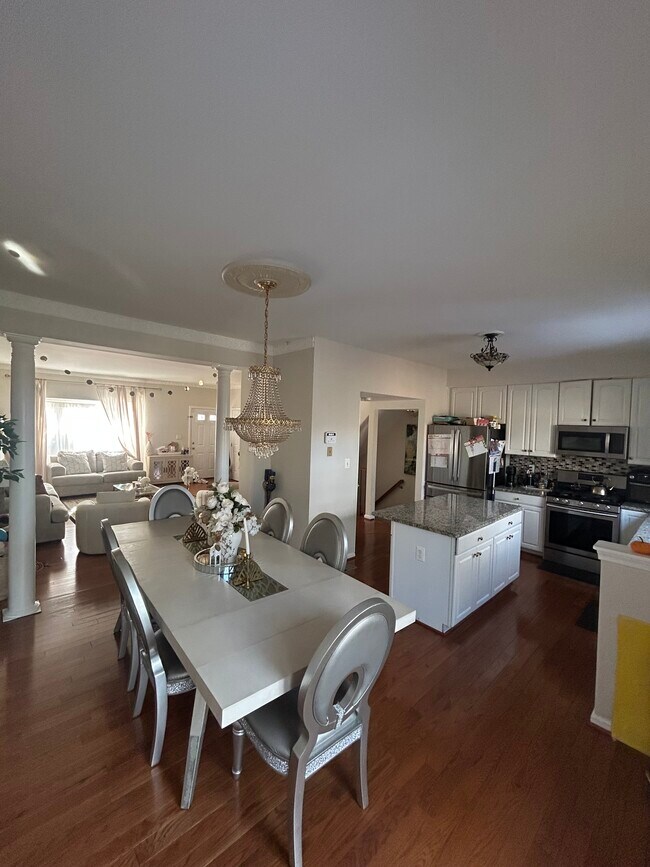 2570 Sylvan Moor Ln, Woodbridge, VA 22191 - photo 5