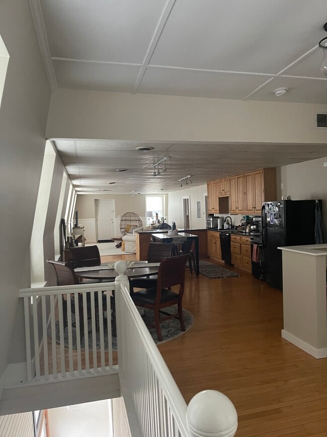 8 N Main St unit 2nd Fl, Upton, MA 01568 - photo 3