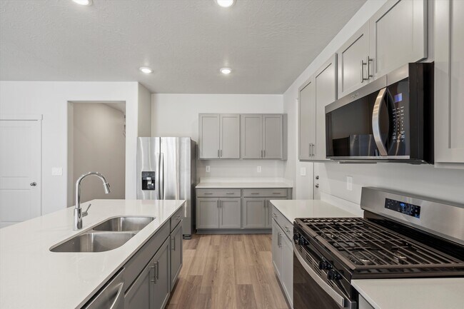 3462 N Gina St, Eagle Mountain, UT 84005 - photo 5