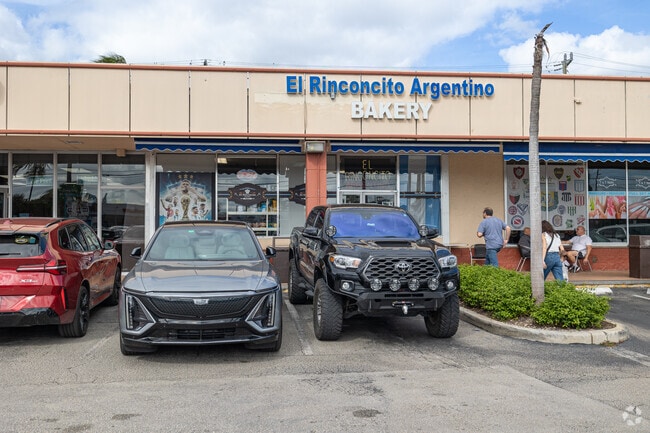 El Rinoncito Argentino Bakery is another option for sweet treats for Sunray West residents.