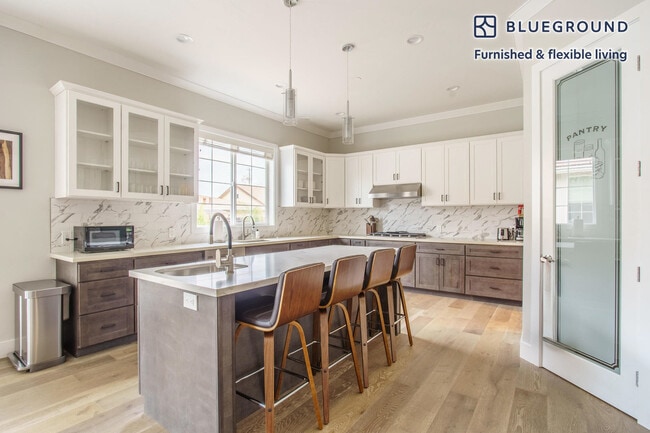 263 E Hedding St, San Jose, CA 95112 - photo 7