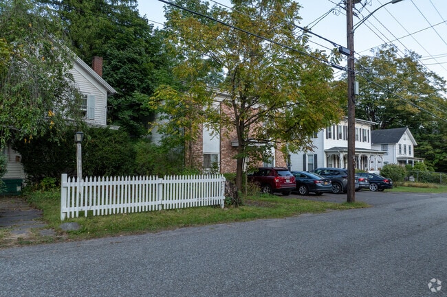 Phoenicia homes are well kept and usually have fencing.