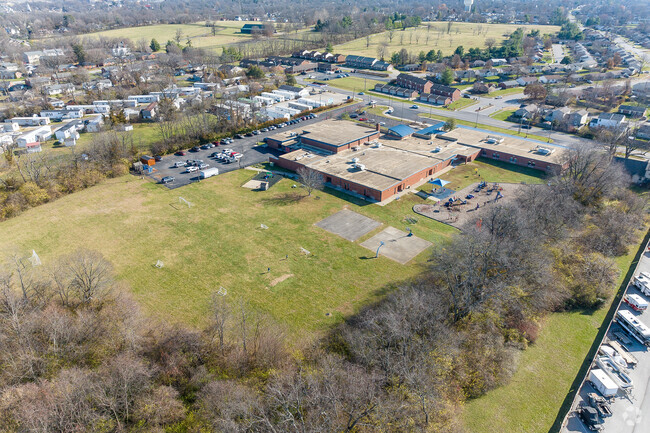 The student population of Simmons Elementary School is 398 and the school serves PK-5.