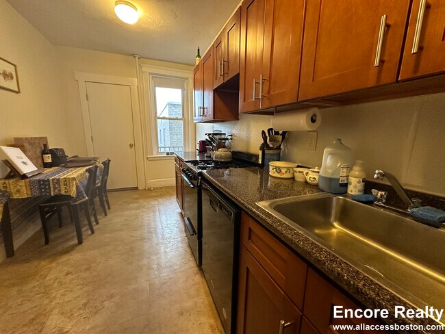 4 Commonwealth Terrace unit 10, Brighton, MA 02135 - photo 6