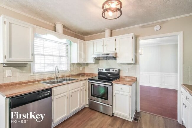 295 Plantation Rd SW, Smyrna, GA 30082 - photo 5