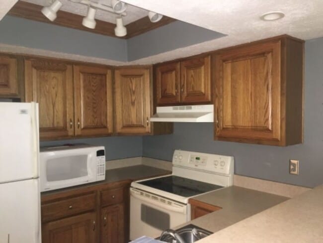 2999 Eagles Crest Cir unit C, Indianapolis, IN 46214 - photo 6