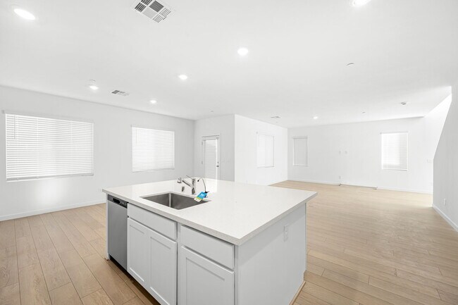 514 Francesca Crest St, Henderson, NV 89011 - photo 5