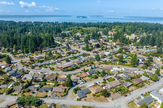 Glacier View in Everett is near Puget Sound and 30 minutes north of Downtown Seattle.