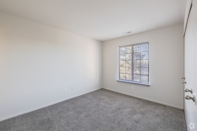 2BR, 2BA - 1,020SF - Second Bedroom