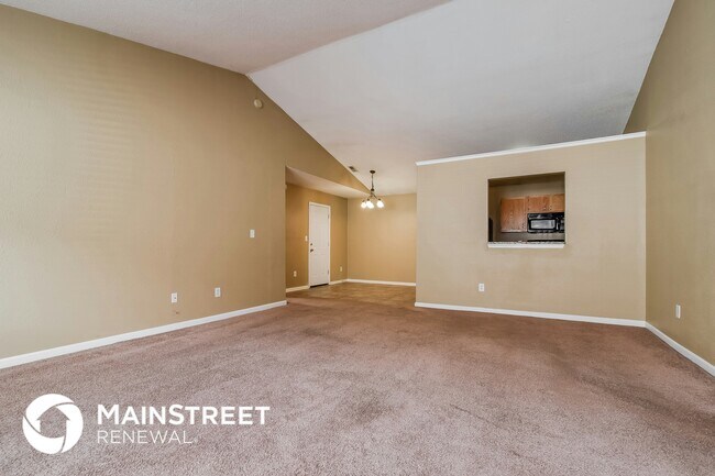 4206 Village Trace Blvd, Indianapolis, IN 46254 - photo 4