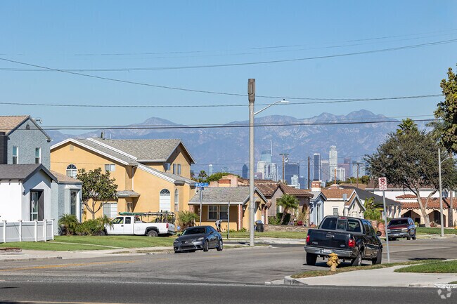 Morningside Park, CA has quiet streets overlooking downtown LA and regional mountains.