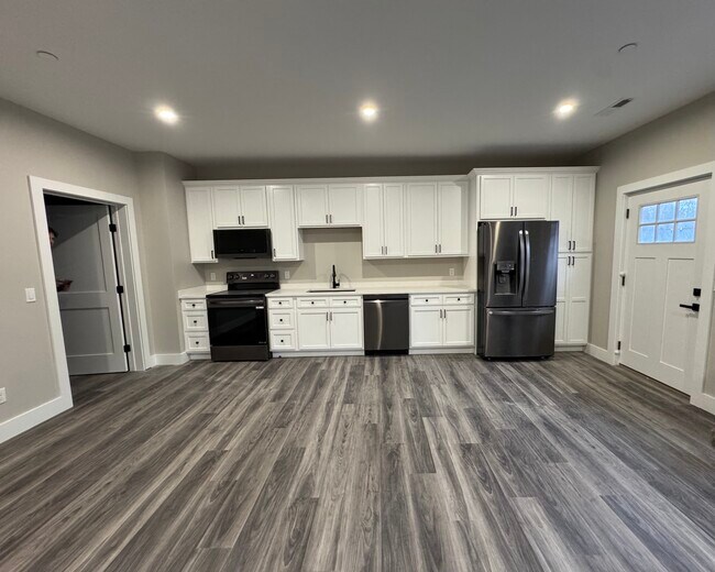 243 Echo Lake Rd unit 1, Watertown, CT 06795 - photo 4