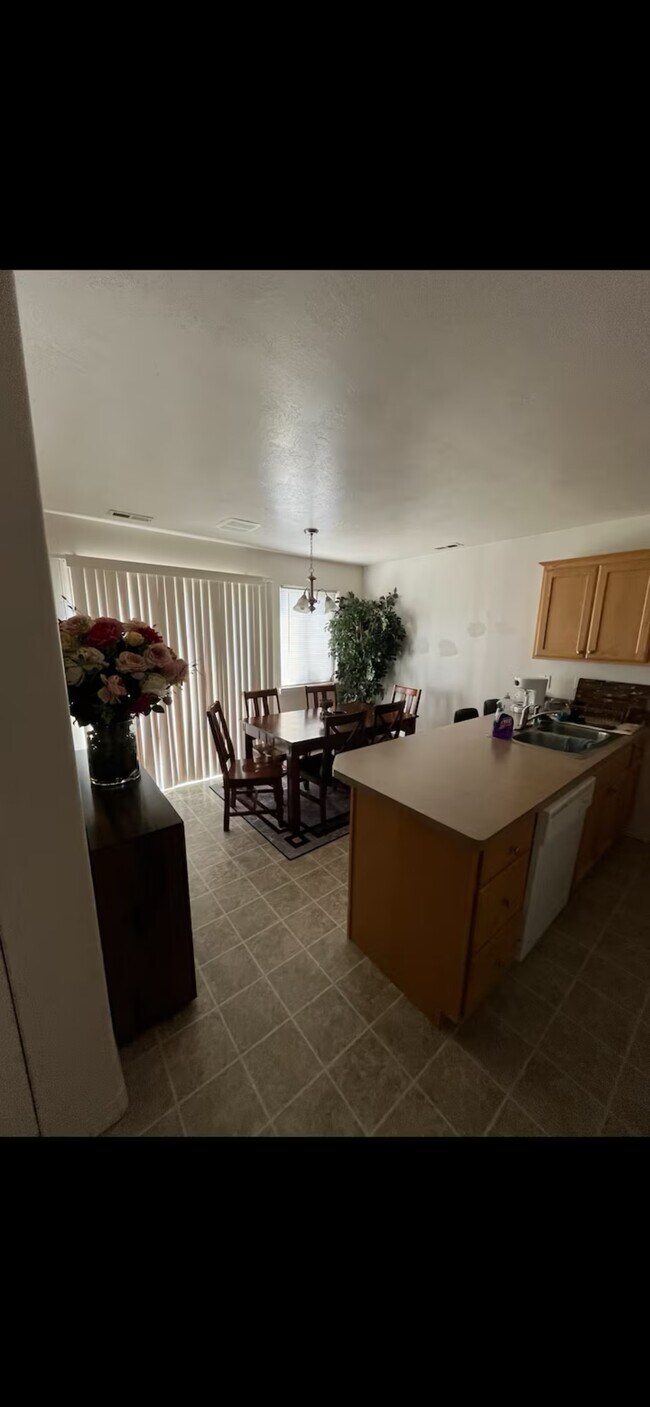 1602 N Stevens Dr unit A, Idaho Falls, ID 83401 - photo 4