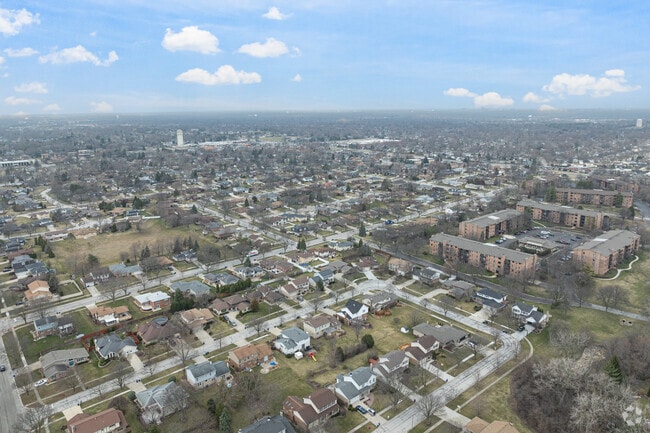 Darien homes are set among tree-lined streets and spacious yards.