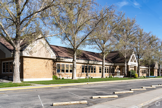 Jefferson Elementary School has a sizable parking lot for its staff and teachers.
