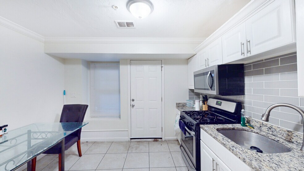 712 Shawmut Ave unit 2, Roxbury, MA 02119 - photo 1