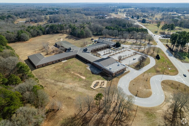 Alternative view of Pauline Glenn Springs Elementary School