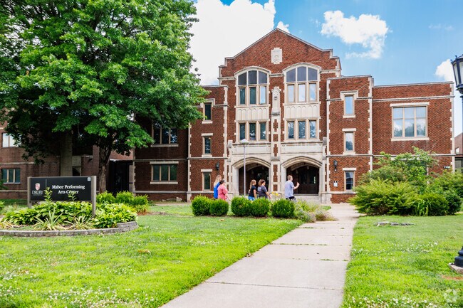 Drury University gives Midtown residents easy access to a variety to college activities in Springfield.