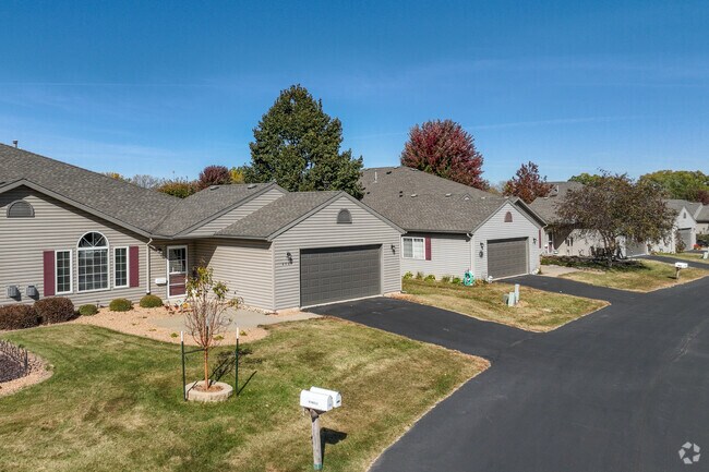 Lincolnshire-Arbor Glen also has an area designated to single level townhomes.
