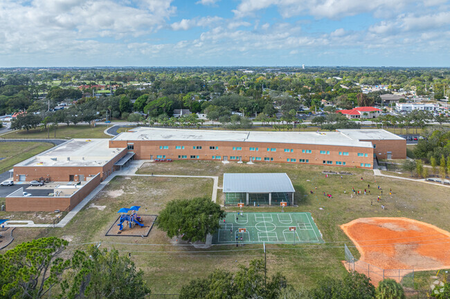 Jessie P. Miller Elementary has a student-teacher ratio of 15 to 1.