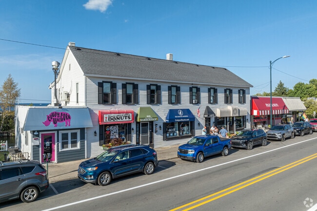 Located just north of Boardman, Front Street has some nice smaller shops and dining options.