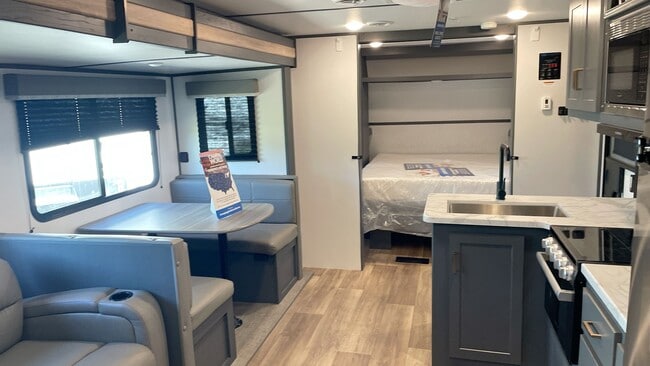 13691 E Hwy 25 unit B Cottage, Eastlake Weir, FL 32133 - photo 4