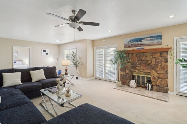 3724 Evergreen Ct unit ID1283126P, Fallbrook, CA 92028 - photo 5