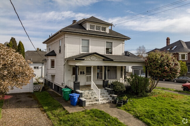 Historic Foursquare Duplex homes are in Sullivan's Gulch.