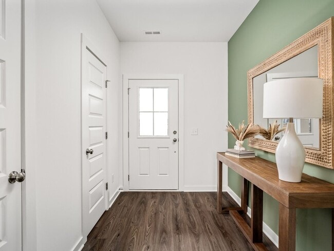 7040 Sutton Dr, White House, TN 37188 - photo 4