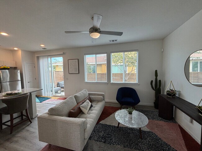 151 Rikardson St unit b2, Kyle, TX 78640 - photo 5