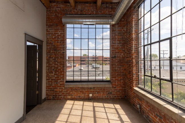 570 S Front St unit 212, Columbus, OH 43215 - photo 6