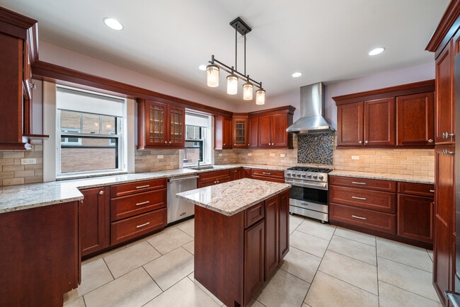 721 Foster St unit 3W, Evanston, IL 60201 - photo 6