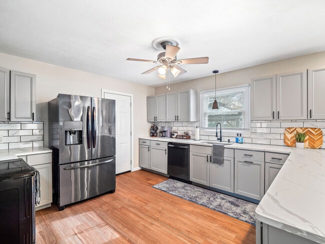 4861 Pineview Dr unit ID1061092P, Vermilion, OH 44089 - photo 2