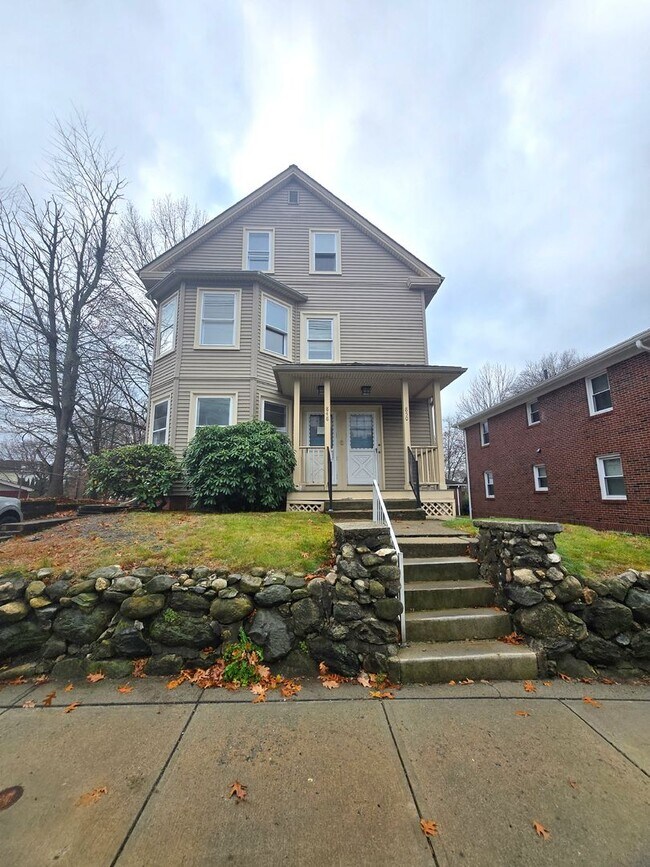 848 Smith St Unit 3, Providence, RI 02908
