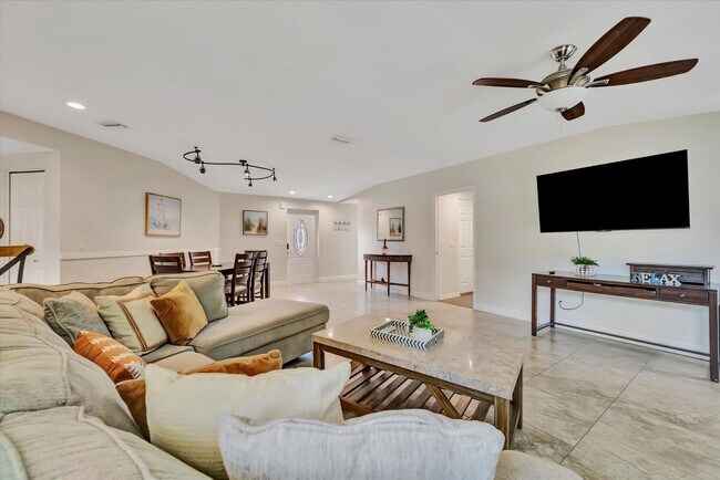 2529 Croton Ave unit ID1366627P, Sarasota, FL 34239 - photo 6