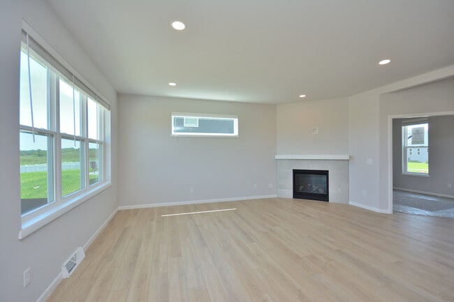 1299 Arrowood Cir W, Oconomowoc, WI 53066 - photo 7