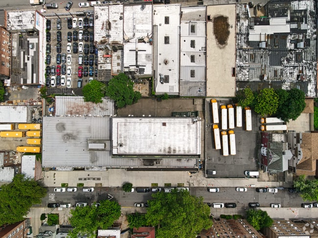 Mesivta Torah Vodaath is an urban campus.