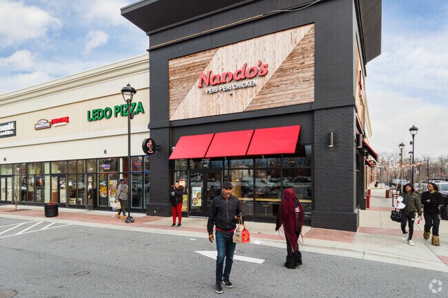 Popular restaurants in Glenarden attract many people from all over.