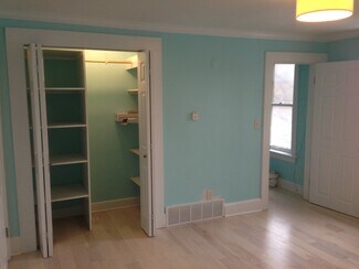 717 Pearson St Unit upstairs, Milwaukee, WI 53202