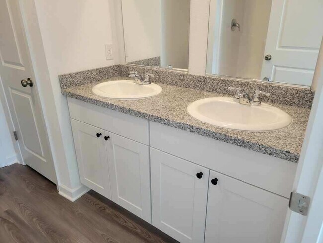 1780 E Desert Bloom Dr, Mohave Valley, AZ 86440 - photo 5