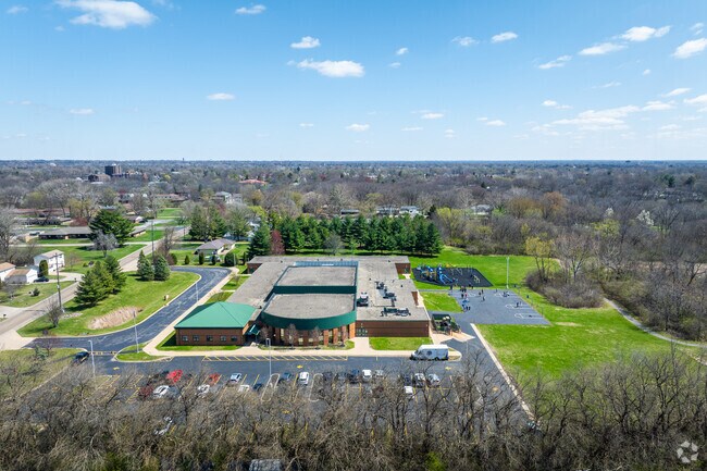 Pleasant Valley Middle School is a public school located in Peoria, IL.